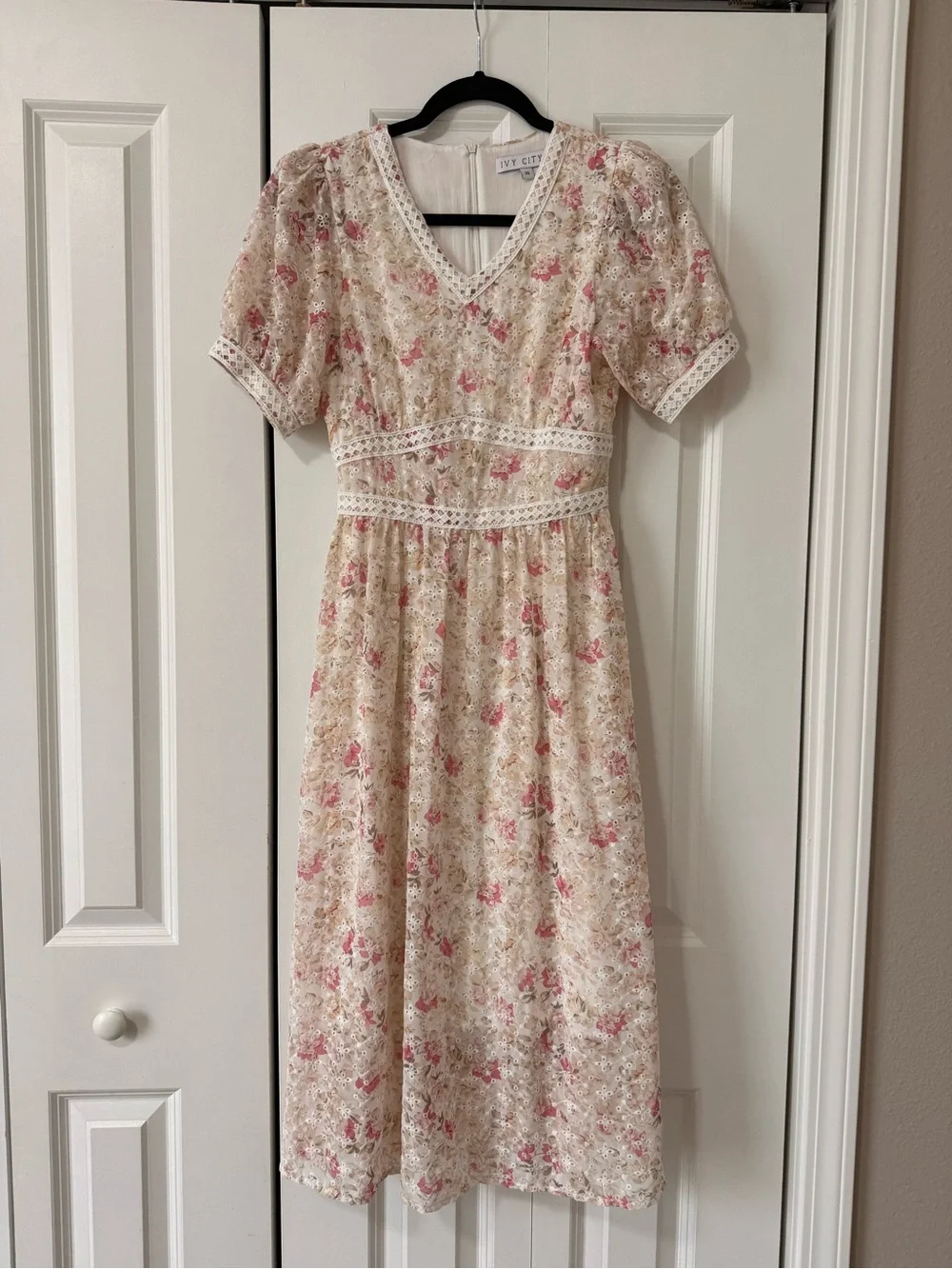 Ivy City Co Essie Floral V‑Neck Puff Sleeve Midi Dress Size XS